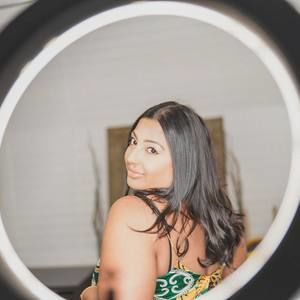 Meet your Posher, Delicia